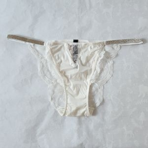 π₯πNWT Victoria's secret Bombshell shine strap Cheeky panties Medium